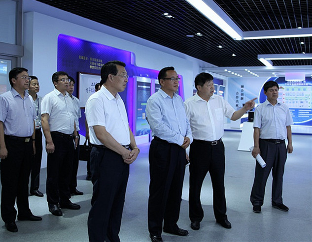 威海市委书记孙述涛到工信部威海研究中心调研